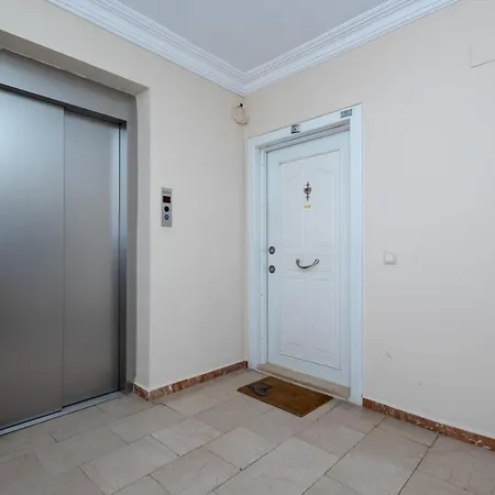 Center House - Double Or Whole Gazde/Camere de închiriat *